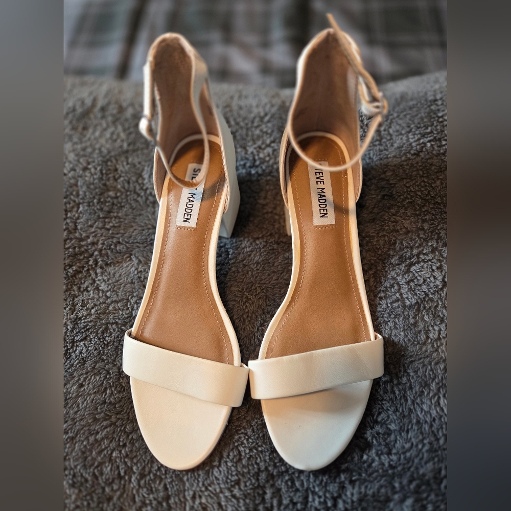 Steve Madden Women's Cream Sandals Size 8 1/2